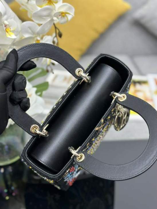 Picture of Dior Handbags _SKUfw238916071fw